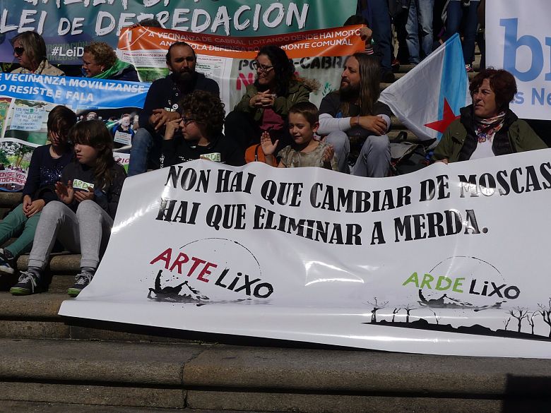 2017-10-22 Mani Lumes Nunca Mais Depredacion 048.jpg